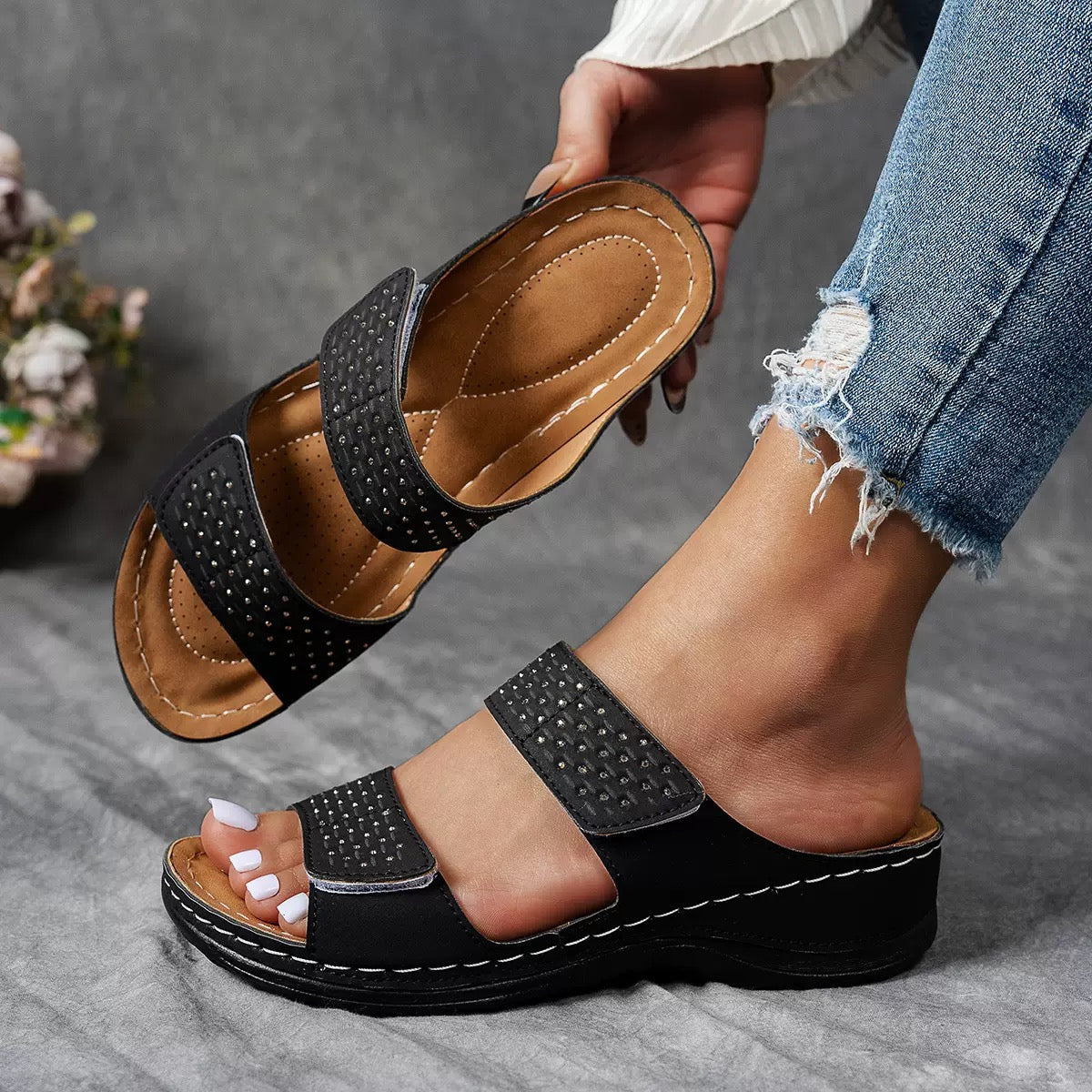 Black / 12