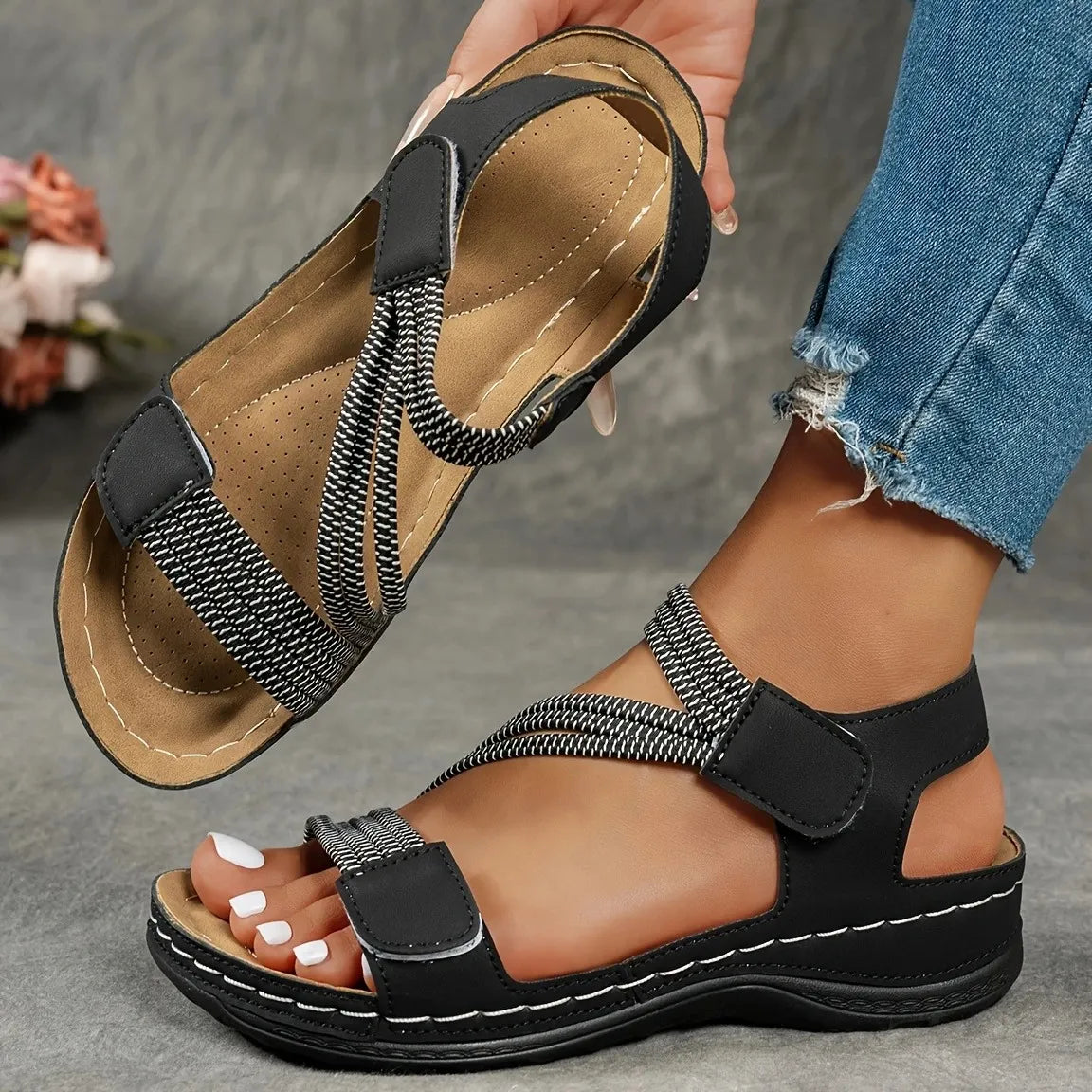 Black (Almost sold out) / 12 (43EU)