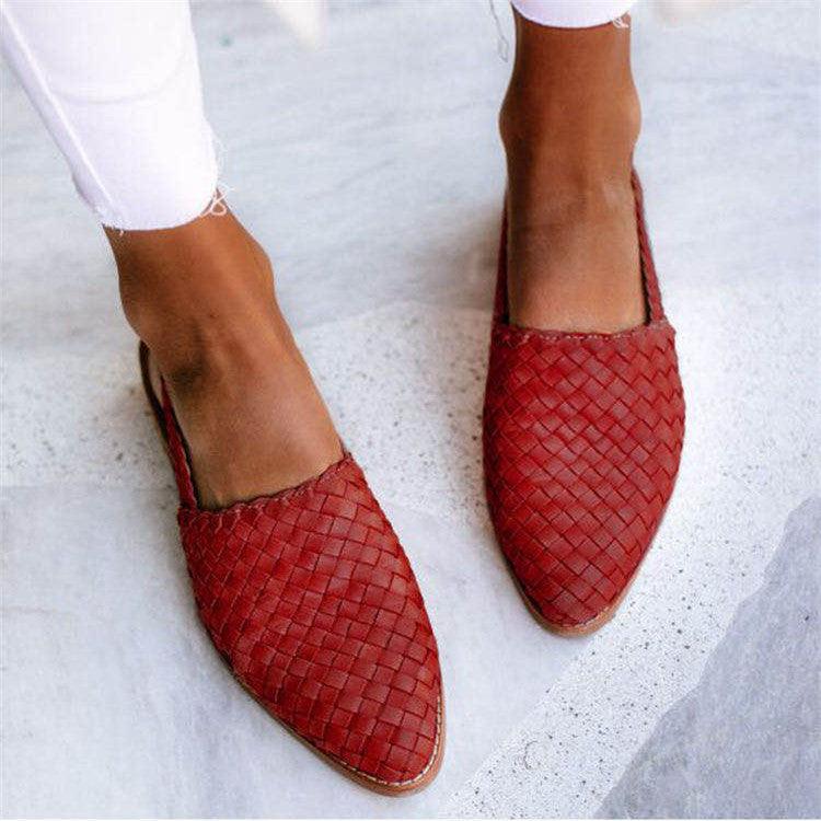 Red / 12 (43EU)