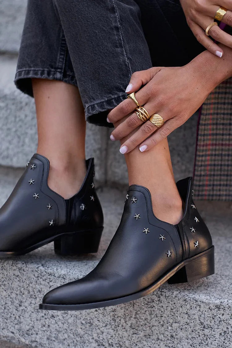 Black / 8