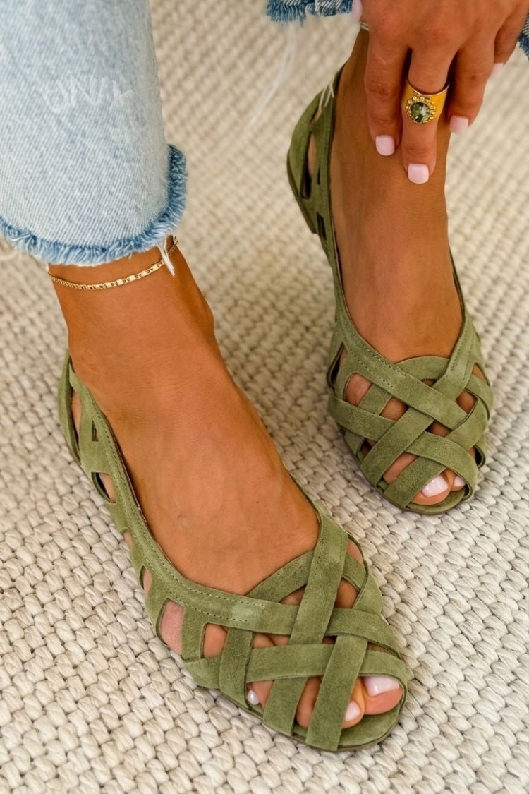 Olive Green / UK 9