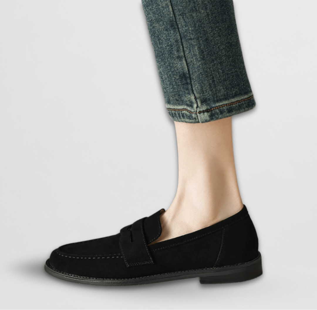 Black / 10