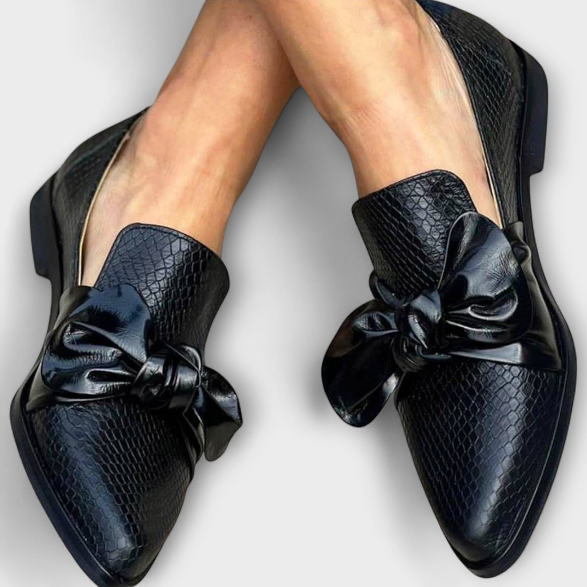 Black / 10 AU | 41 EU