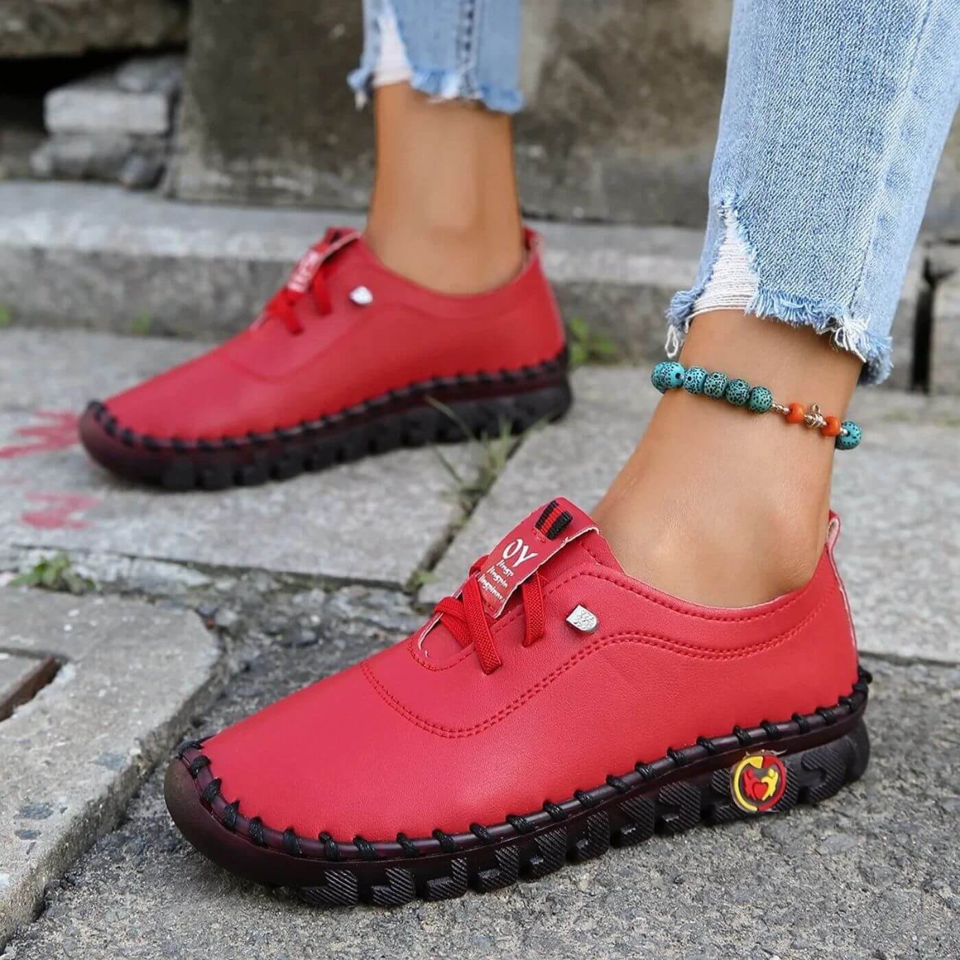Red / US 12/ EU 43