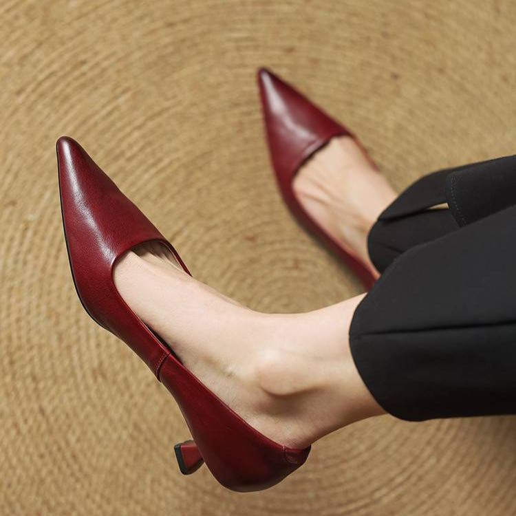 Red / UK 8