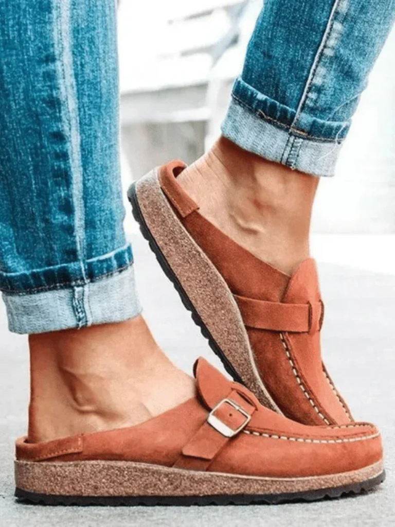 THE AMY COMFORT CLOGS