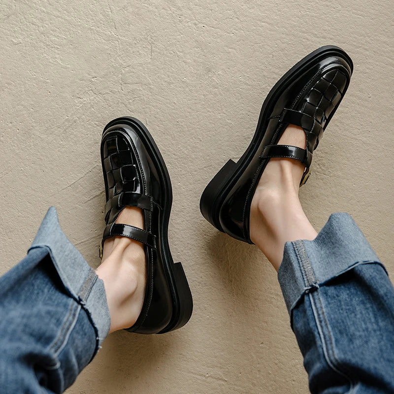 Black / UK 6