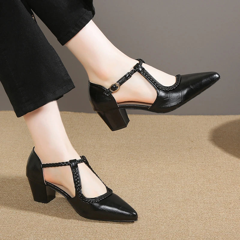 Black / UK 7.5 | EU 41