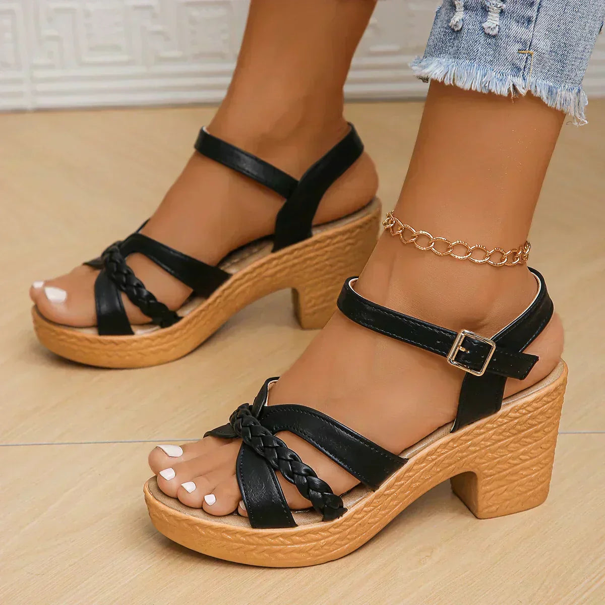 Black / 8