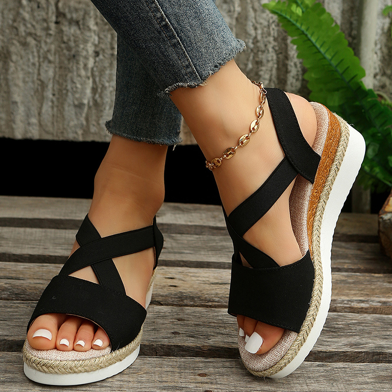 Black (Almost sold out) / 12 (43EU)