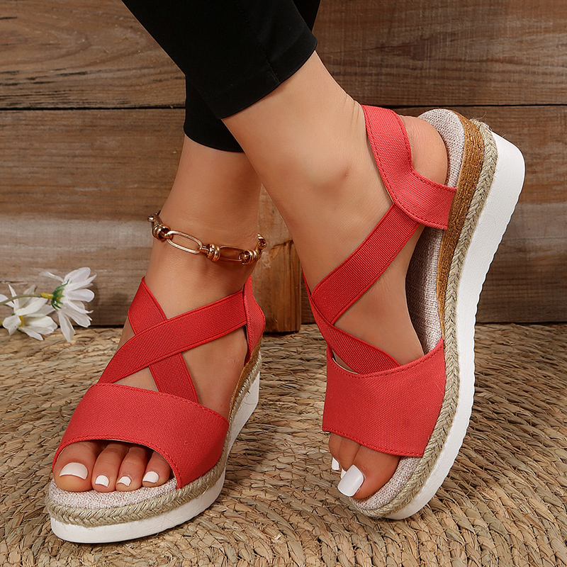 Red / 12 (43EU)