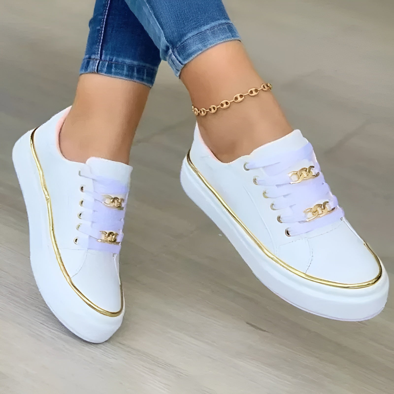 White (almost sold out!) / 10.5