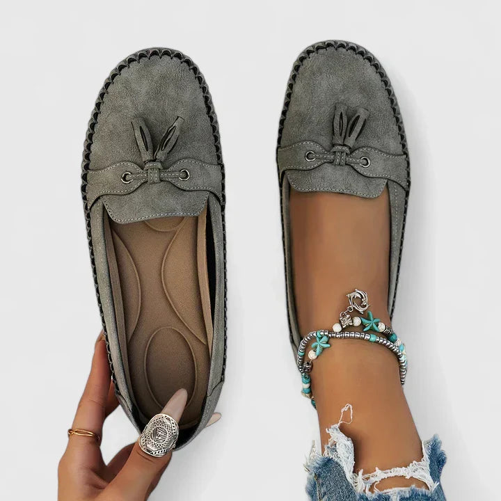 Gray / 12 AU | 43 EU