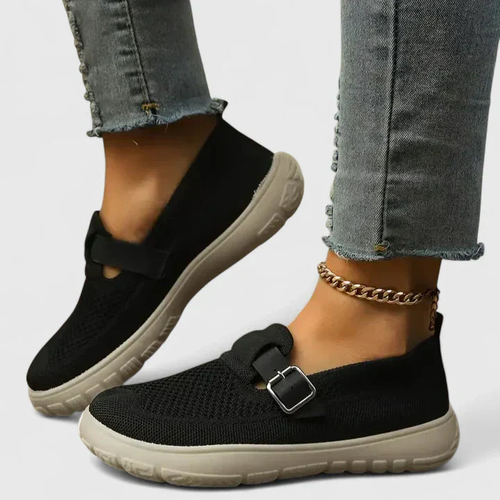Black / 11 AU | 42 EU