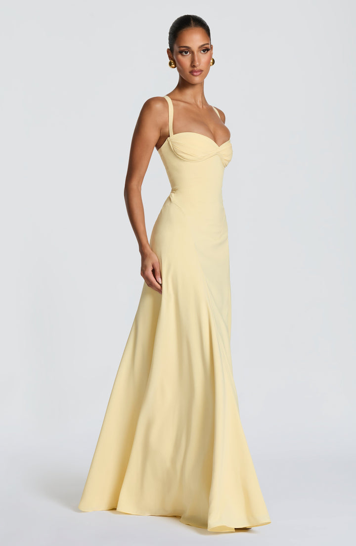Amara | Elegance Maxi Dress with Sweetheart Neckline