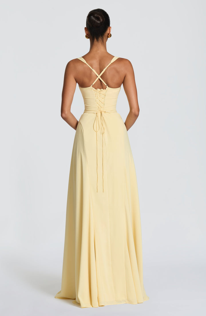 Amara | Elegance Maxi Dress with Sweetheart Neckline