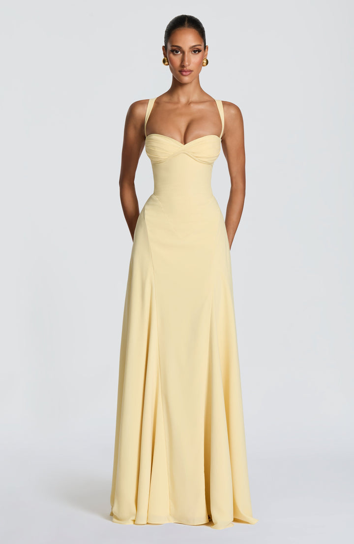 Amara | Elegance Maxi Dress with Sweetheart Neckline