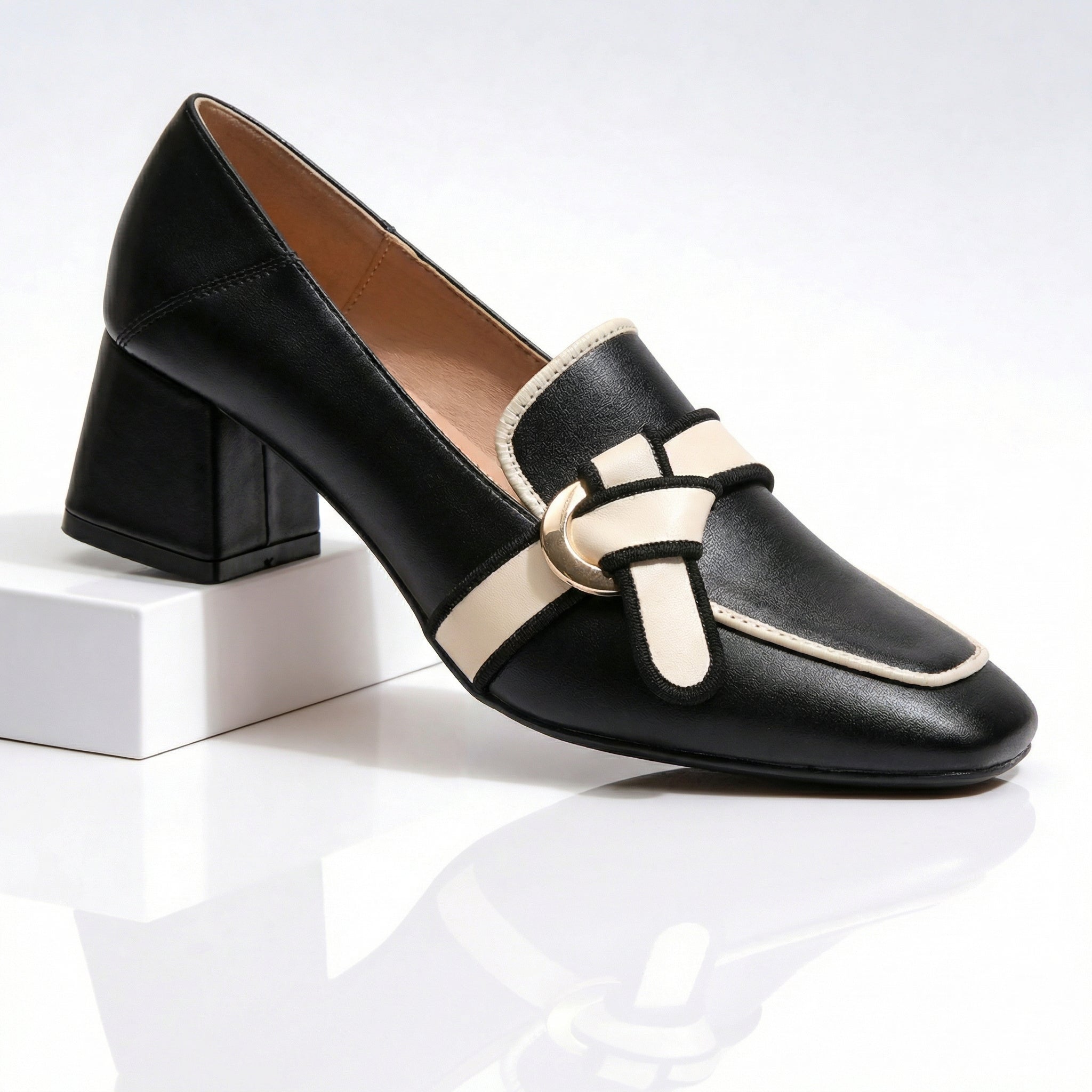 Black / 10