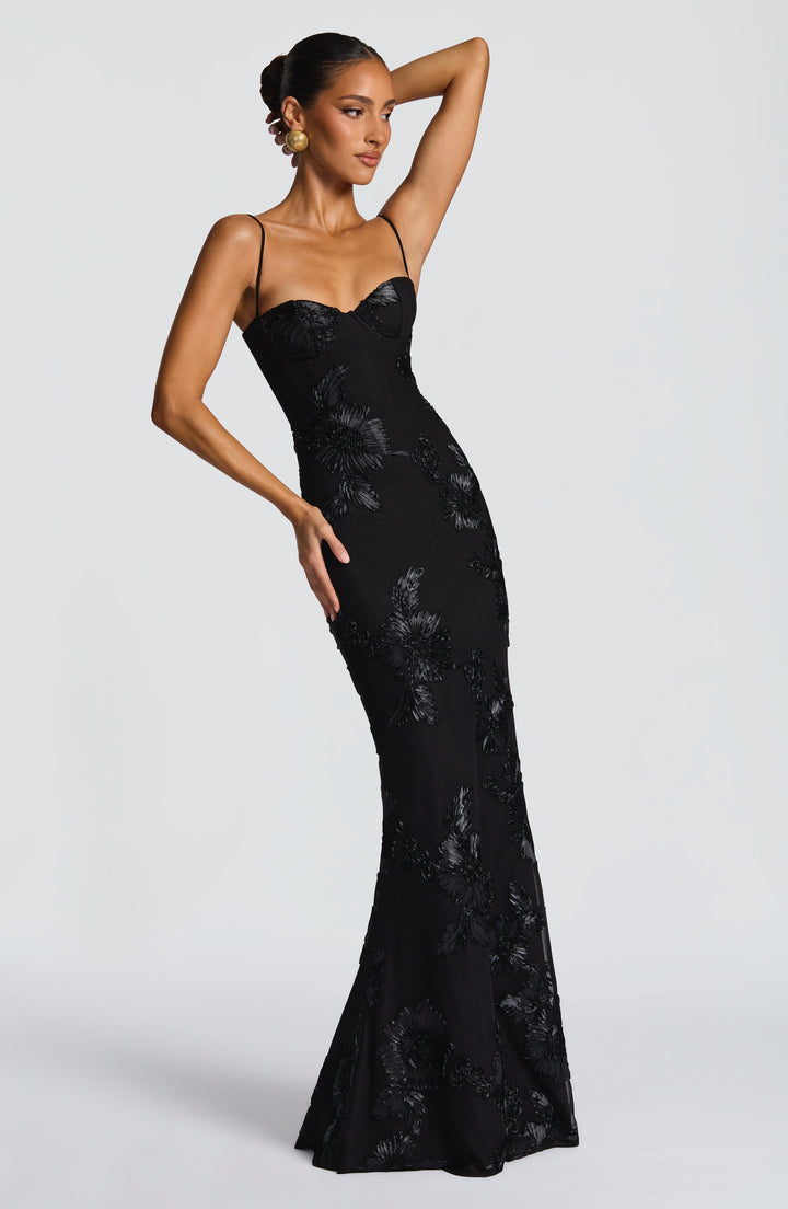 Elara | Structured elegance with exclusive details
