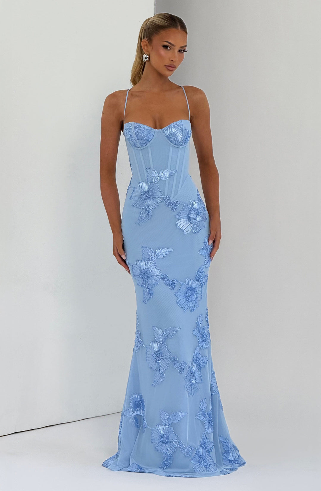 Elara | Structured elegance with exclusive details