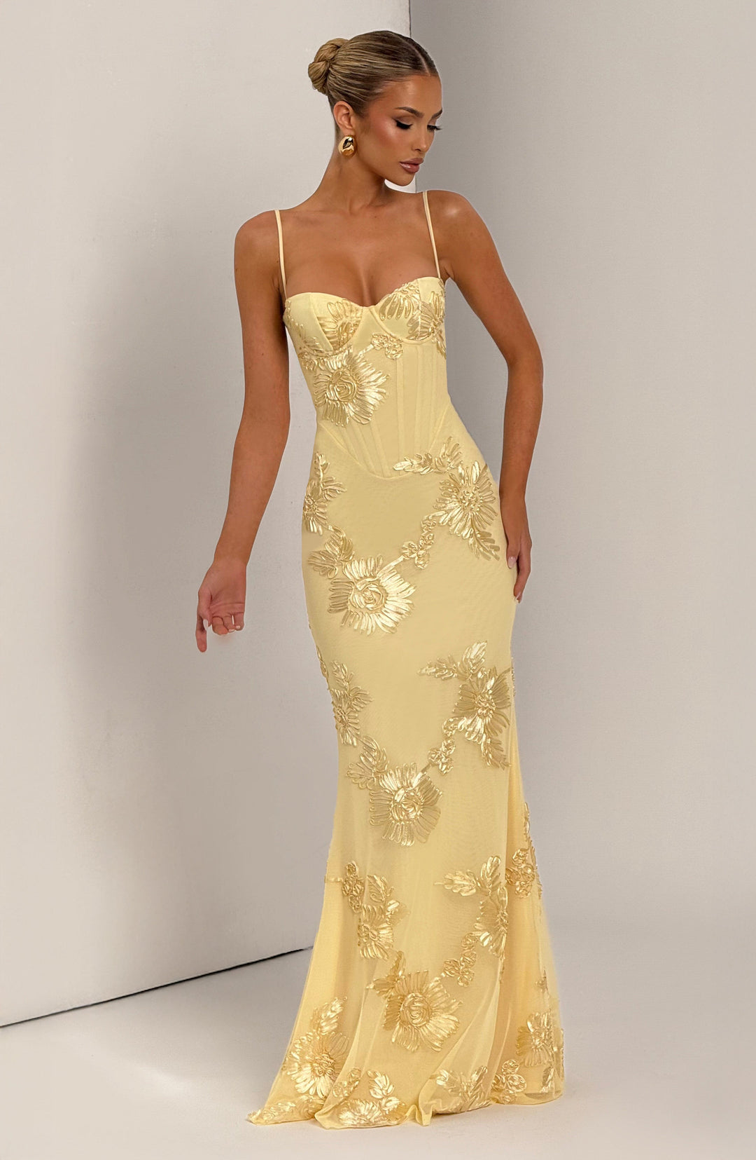 Elara | Structured elegance with exclusive details