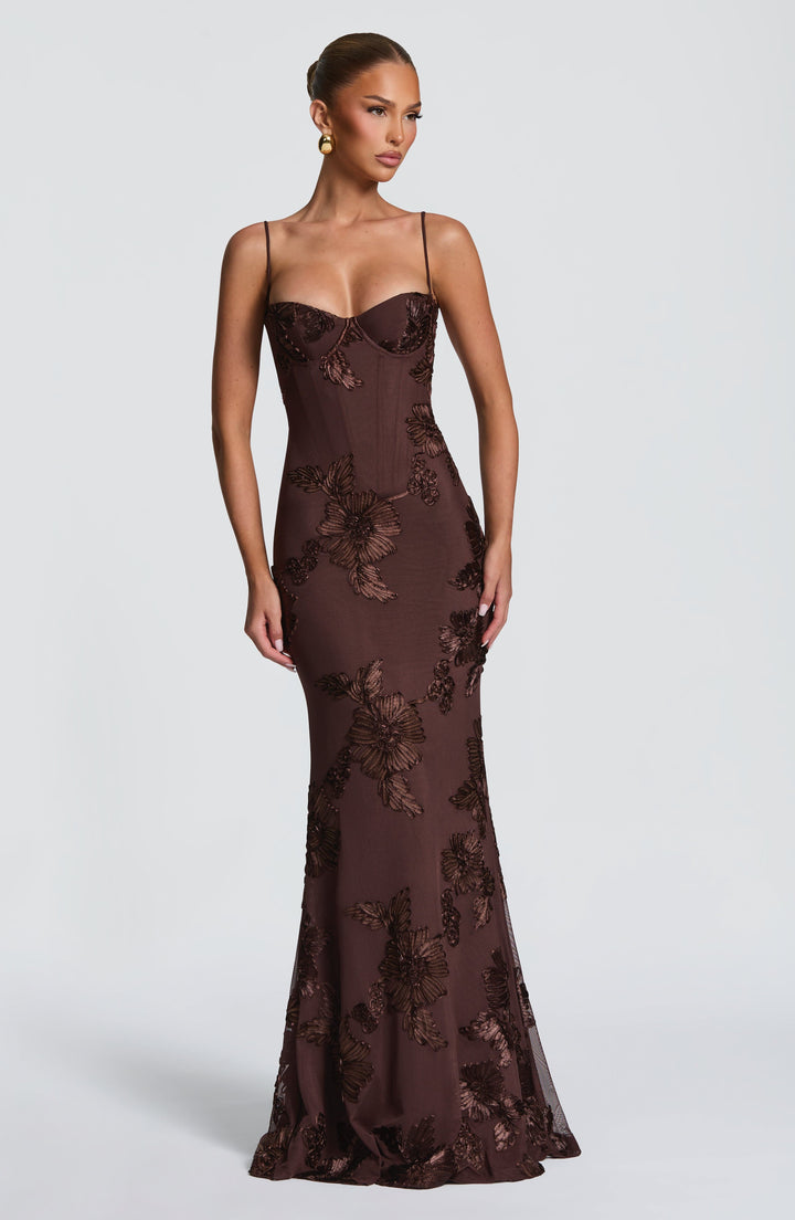 Elara | Structured elegance with exclusive details