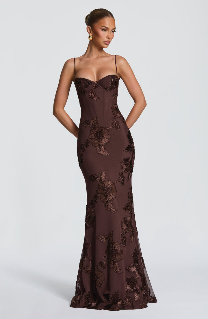 Elara | Structured elegance with exclusive details