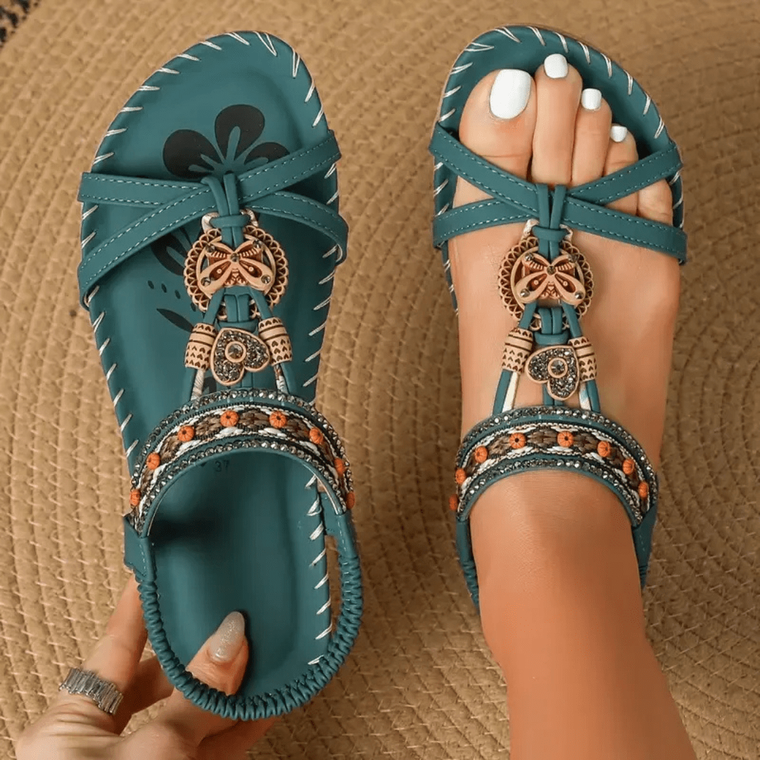 Dark green / 12 AU